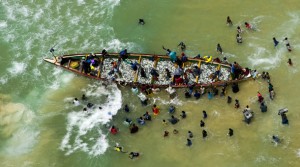 Mauritania: Crude Oil Beneath the Canoes